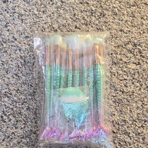 Mermaid Tail Makeup Brush Set - Green and Pink